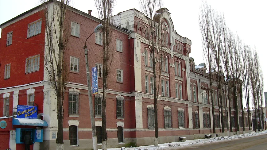Джин полез в бутылку.  В Липецкой области перезапустили обанкротившийся ликеро-водочный завод